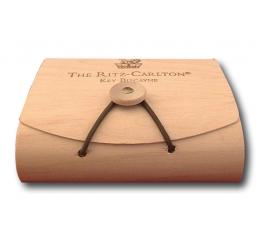 Coffret ovale en bois